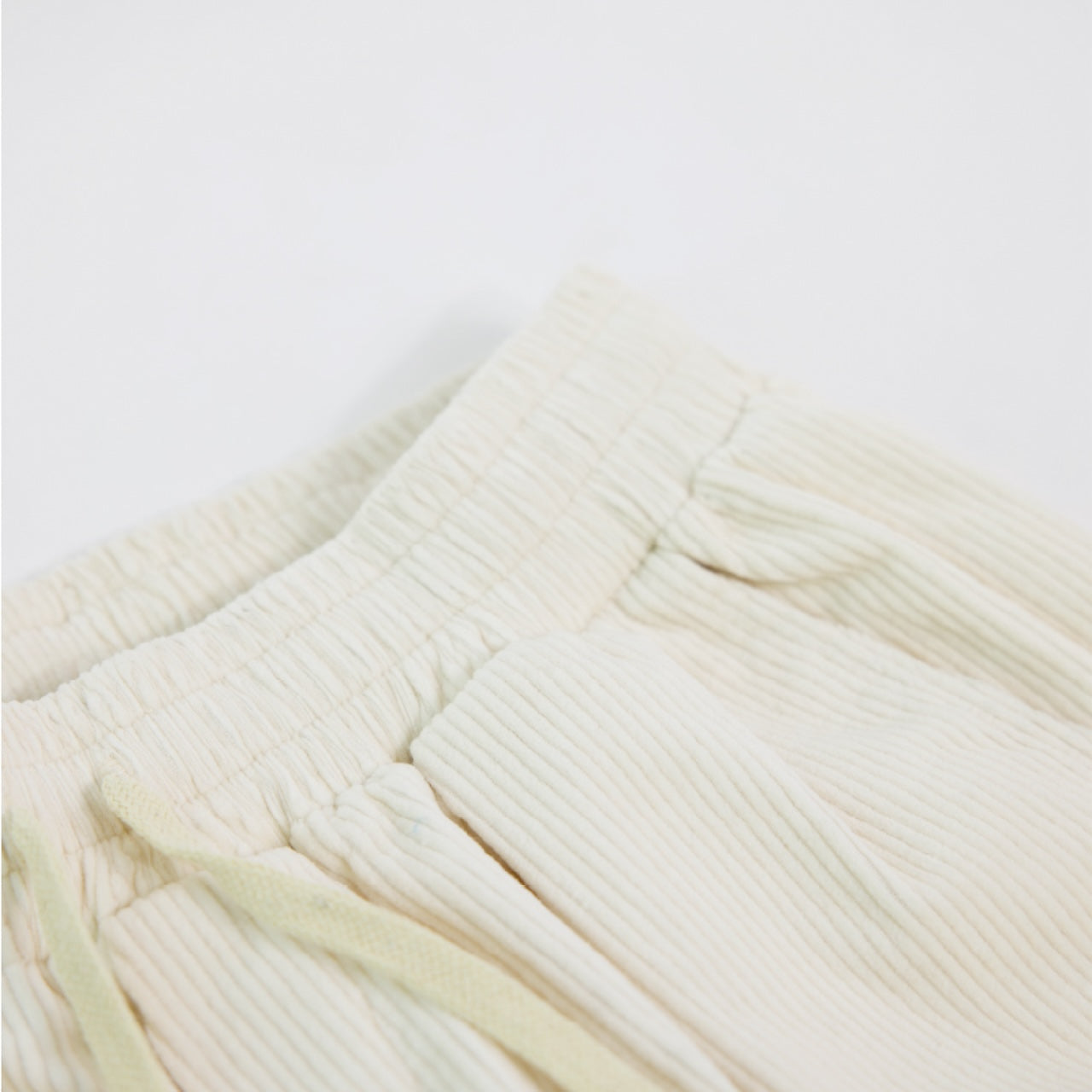 22 Corduroy Pants Off White