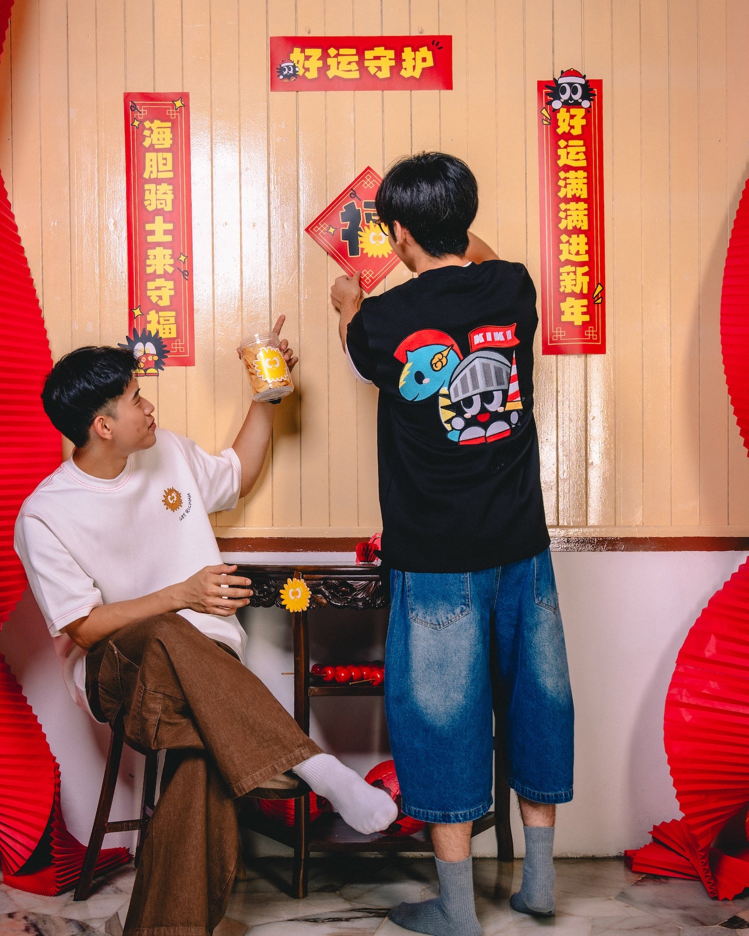 Knighty Kiki Tee Black