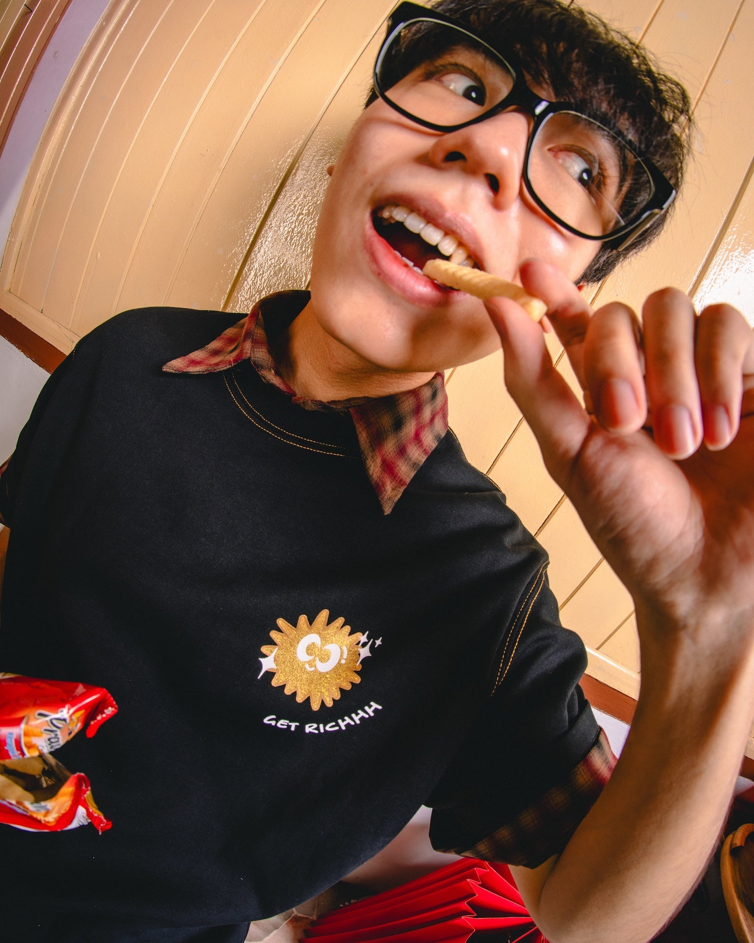 Golden Kiki Tee Black